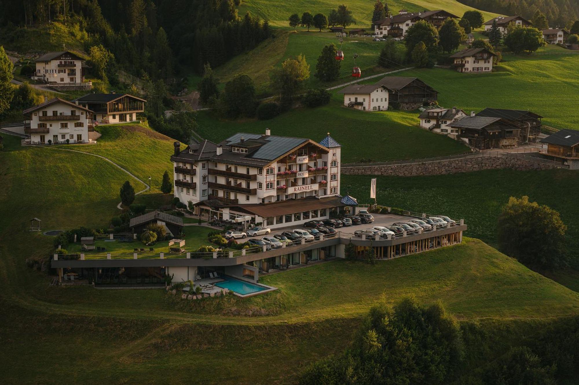 Hotel Rainell Dolomites Retreat à Ortisei Extérieur photo